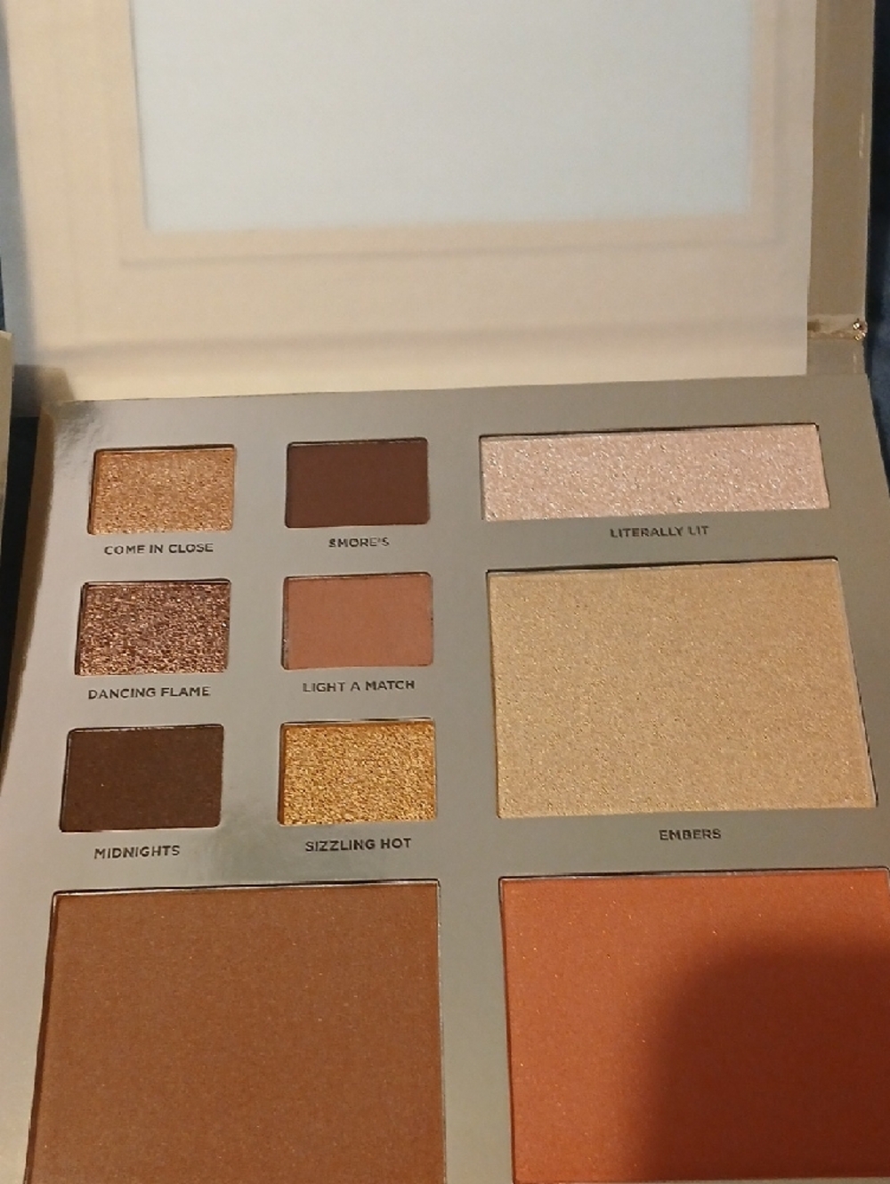 ICONIC London Heat of the Moment Face & Eye Palette-- New In Box - Picture 4 of 4